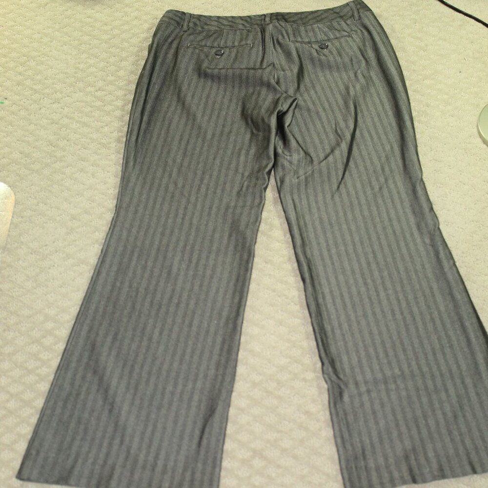 Express Size 8 Editor Pants Gray Pin Stripe Flare… - image 2
